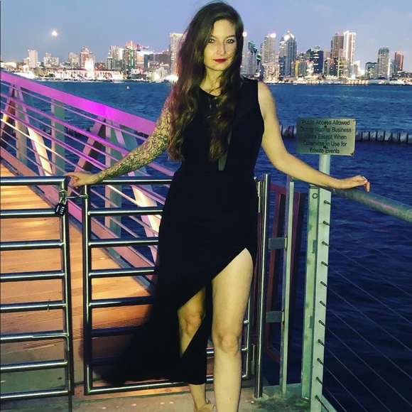 Meet your Posher, Sonya Safire - Picture 4 of 4